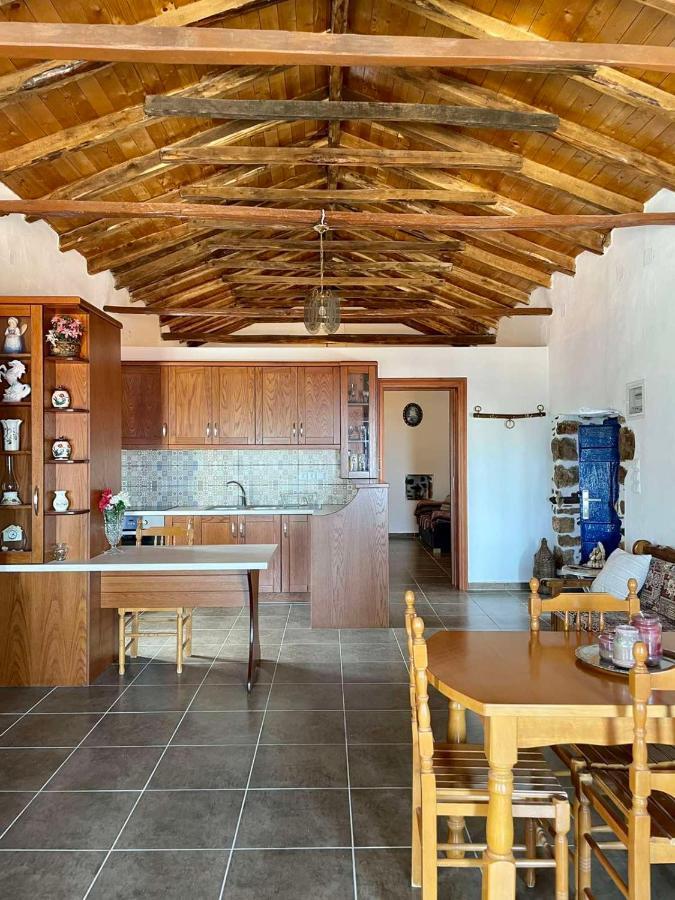 Politeika Traditional House Tirós 外观 照片