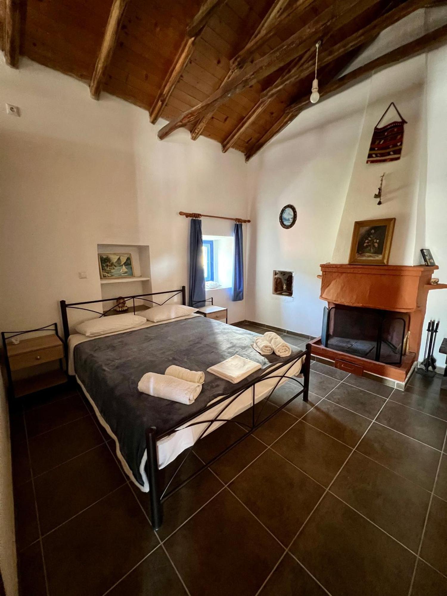 Politeika Traditional House Tirós 外观 照片