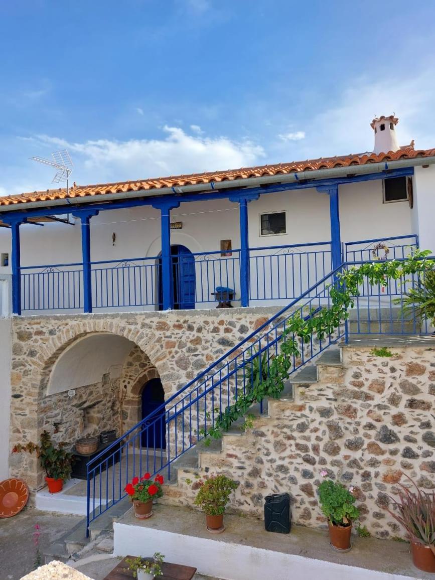 Politeika Traditional House Tirós 外观 照片
